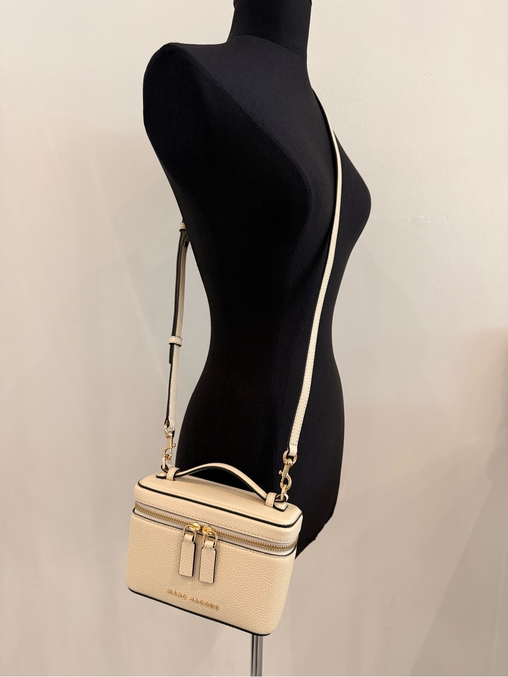 NWT Marc Jacobs groove vanity bag - marshmallow